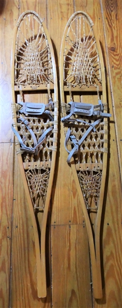 Vermont Tubbs - Snowshoes - 10 x 56 S9 - Measuring 56 1/2" by 10"