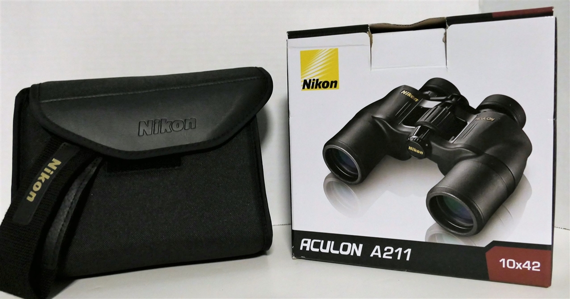 Nikon Aculon A211 10X42 Binoculars with Case and Original Box