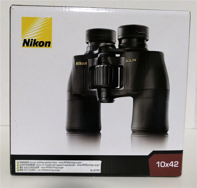 Nikon Aculon A211 10X42 Binoculars with Case and Original Box