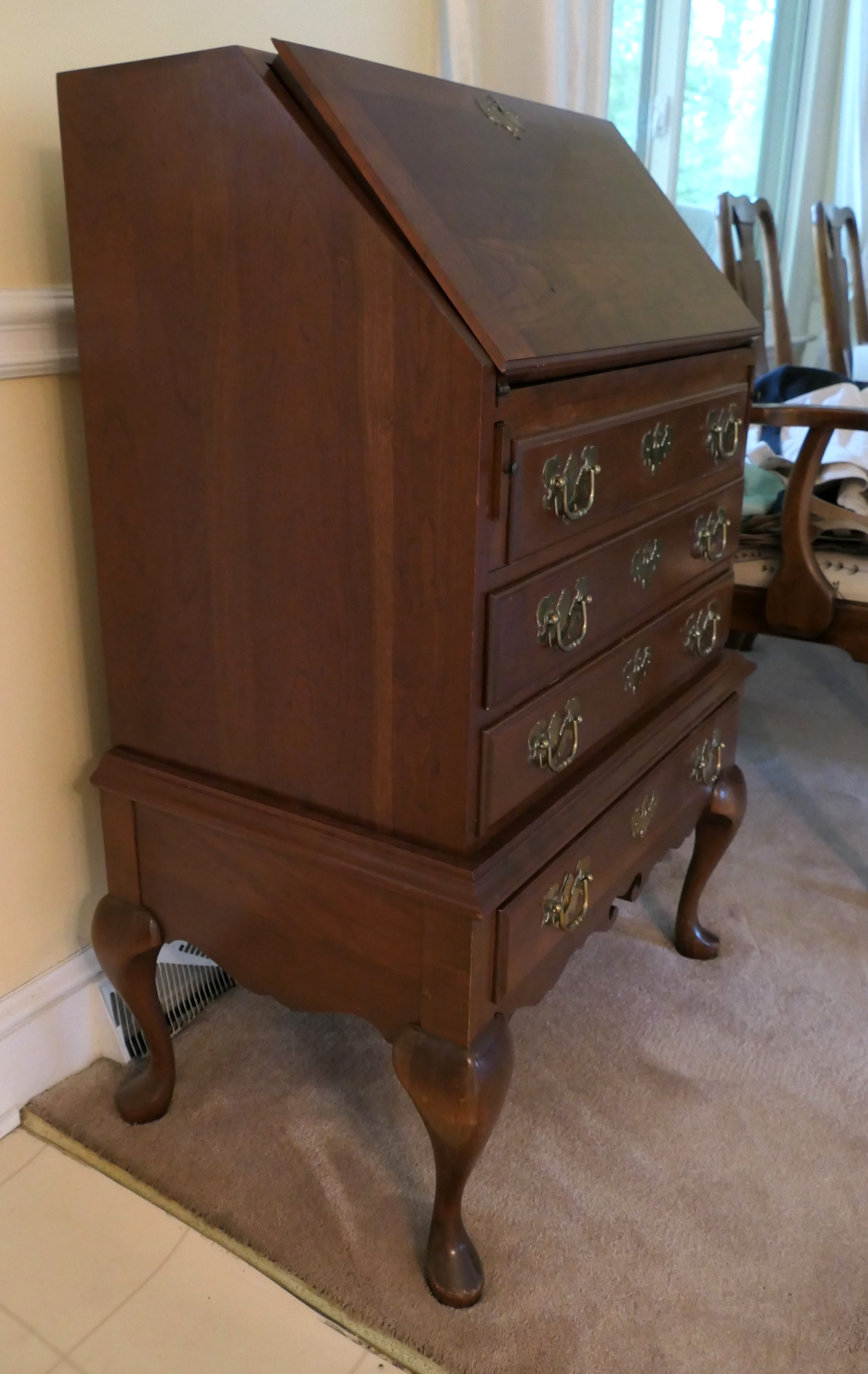 Lot Detail - Maddox Colonial Furniture Queen Anne Style Cherry