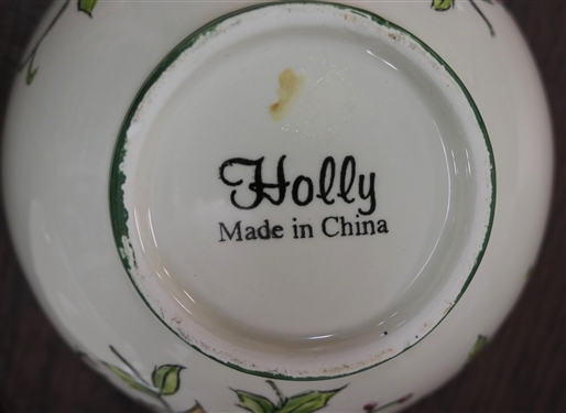 8 - Holly Cereal Bowls and 1 8 Holly Plate