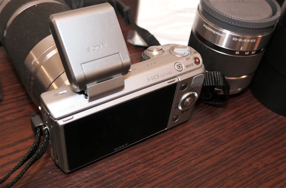 Sony NEX - 5N HD Digital Camera - 16.1 MP with 2 Interchangeable Lenses and Carrying Case  - No Charger 