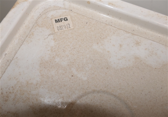4 Buckets of Emergency Food - 2 Morningdales Old Mill Inn 200 Servings Manufactured in 2010, Emergency Food Supply - 275 Servings, and Emergency Food Supply - 100 Servings -  Both Manufactured in...