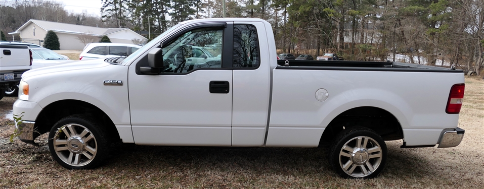 2007 Ford F150 XL - 176,062 Miles, Manual Transmission, New Battery - Runs Well