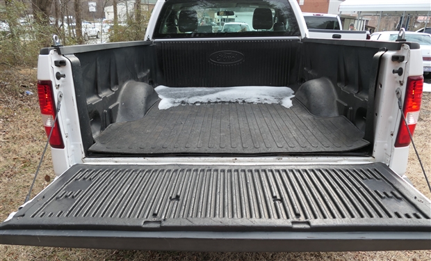 2007 Ford F150 XL - 176,062 Miles, Manual Transmission, New Battery - Runs Well