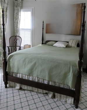 Mahogany Queen Size Poster Bed with Bedding - Urn Style Finials - Wood Rails - Very Clean - Green Spread, Floral Embordered Bed Skirt - 3 Throw Pillows 