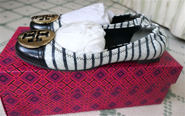 Tory Burch Serena Medium Stripe Bright Navy / Gold - Size 6.5 - In Original Box