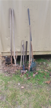 Yard Tools Pitch Forks - Hole Diggers- Axe - Maddox
