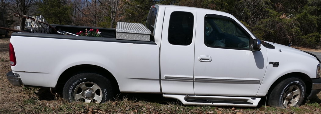 1999 Ford F-150 - Extended Cab  Truck