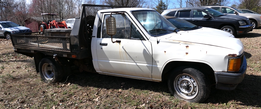 1985 Toyota XE Pickup Truck with Dual Axel - Flat Bed - 214187 Miles