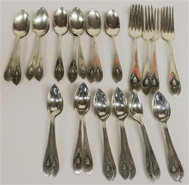 30 Pieces of Lunt  Mount Vernon Sterling Silver Flatware - 12 Teaspoons, 6 Dinner Forks, 12 Grapefruit Spoons - Monogrammed M - 779.2 Grams (25.05 troy ounces) Total Weight  