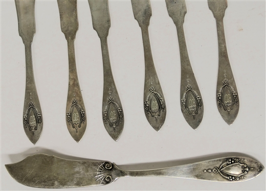 13 Pieces of Lunt Mount Vernon Sterling Silver Flatware - 1 Master Butter Knife and 12 Individual Butter Knives - All Monogrammed M - 309.1 Grams (9.93 Troy Ounces) Total Weight 