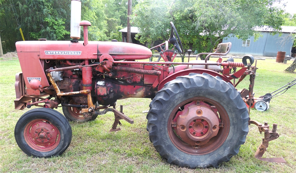 International Farmall 140 Tractor