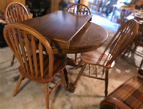 Nice Oak Table with Claw Foot Pedestal Base and Chairs 