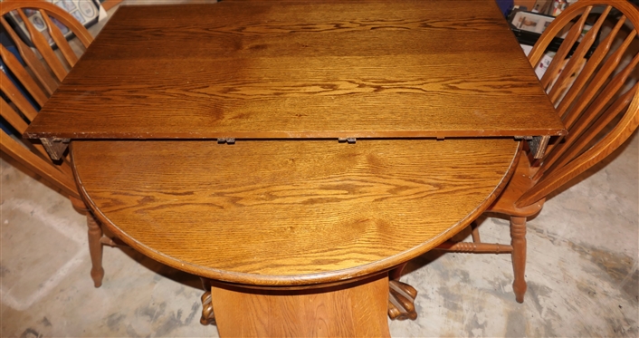Nice Oak Table with Claw Foot Pedestal Base and Chairs 