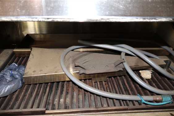 TEC Infra - Red Pro Grade Gas Grill - 3 Burner - With Conversion Hoses - Needs Door Hinge Attached 
