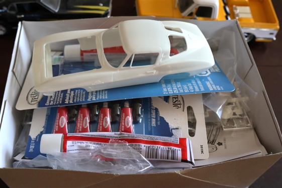 AMT '63 Corvette Sting Ray Model Kit and 5 Die Cast Modl Cars & Trucks - DUB City 1963 Thunderbird, 1972 Chevy Truck, 1969 Mustang, 1955 Chevy, and 1999 Ford F-150 Lightening 