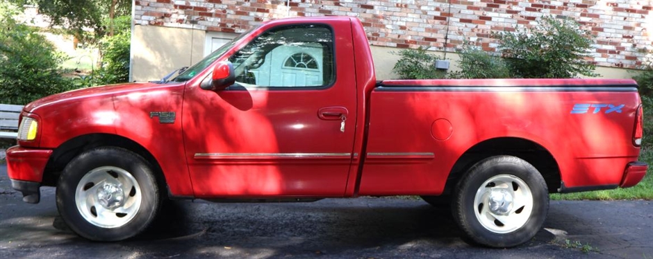 1998 Ford F-150 SLT - V-8 Triton 136,854 Miles - With Bed Cover - Clean Interior - Scratches on Passenger Side - See Photos - VIN 1FTZF1767WNB47174