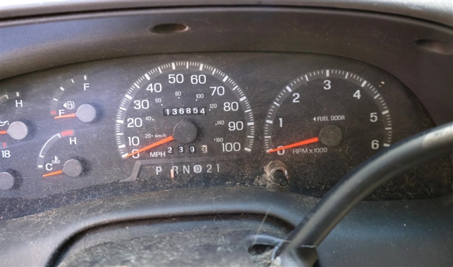 1998 Ford F-150 SLT - V-8 Triton 136,854 Miles - With Bed Cover - Clean Interior - Scratches on Passenger Side - See Photos - VIN 1FTZF1767WNB47174