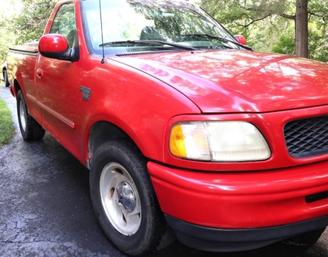 1998 Ford F-150 SLT - V-8 Triton 136,854 Miles - With Bed Cover - Clean Interior - Scratches on Passenger Side - See Photos - VIN 1FTZF1767WNB47174