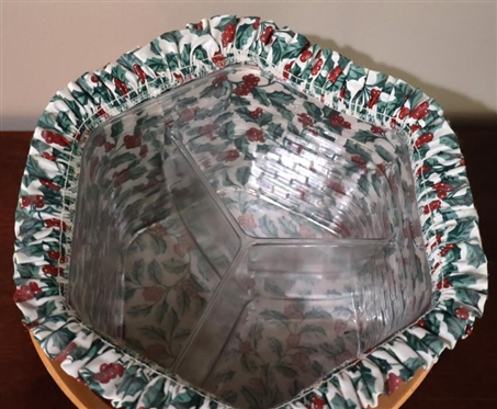 Longaberger Christmas Collection 1997 Edition Snowflake Basket Hexagon Shaped with Divided Plastic Insert and Cloth Liner - Basket is 7 1/2 Tall 10 Across