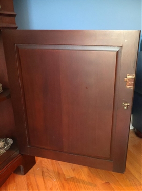 Fine Mahogany 1 Door Corner Cupboard with Broken Arch Pediment - Urn Finial - Geometric Fretwork Door with Individual Glass Panes - Paneled Door at Bottom - Top Fixed Wood Shelves with Curved Ends...