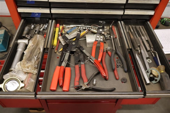 Saturday October 10th 9:00am - LIVE ONSITE Auction - Edwards Brothers Race Shop - Middleburg, NC - Pictures and Listing Represent a Small Portion of Items Being Sold - Absentee Bids Accepted 