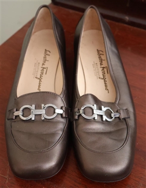 Salvatore Ferragamo Boutique - Made in Italy - Brown Metallic Block Heel Loafers - Size 8 1/2 B