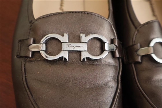 Salvatore Ferragamo Boutique - Made in Italy - Brown Metallic Block Heel Loafers - Size 8 1/2 B