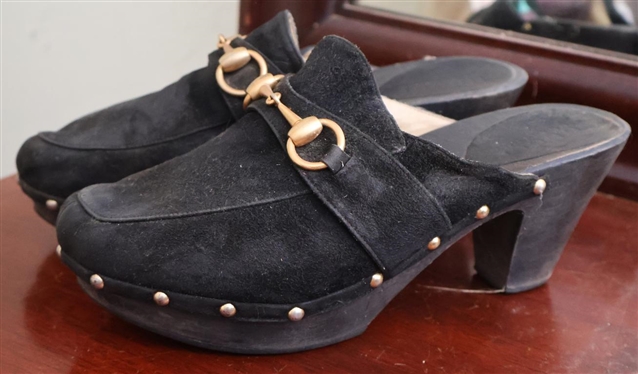 Gucci Black Suede Clogs with Brass Horse bit Details an Nail Head Trim - Size 39 - Heel Tip on One Heel Is Off (But with Shoe) 
