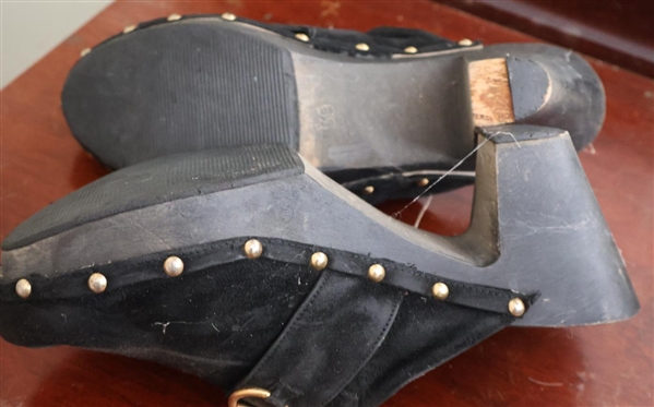 Gucci Black Suede Clogs with Brass Horse bit Details an Nail Head Trim - Size 39 - Heel Tip on One Heel Is Off (But with Shoe) 