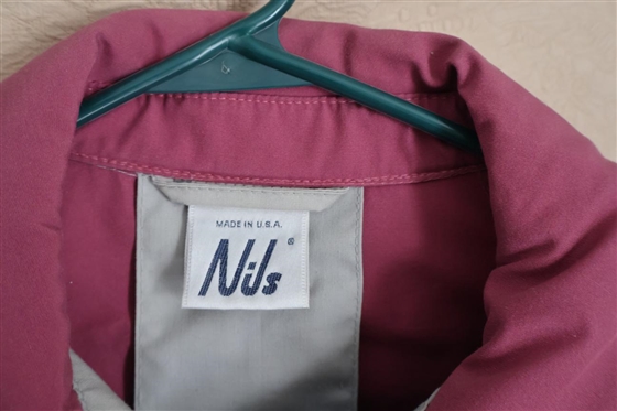 Nils - Made in USA - Vintage Windbreaker Pullover Quarter Zip - Mauve and Gray with Zip Pockets Vintage Size 10