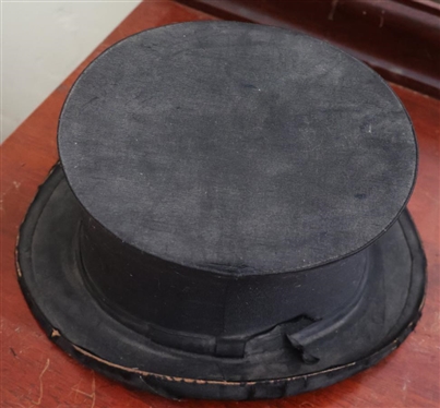 Chapeau Imperial Pop Up Top Hat with Gold Letter Inside 