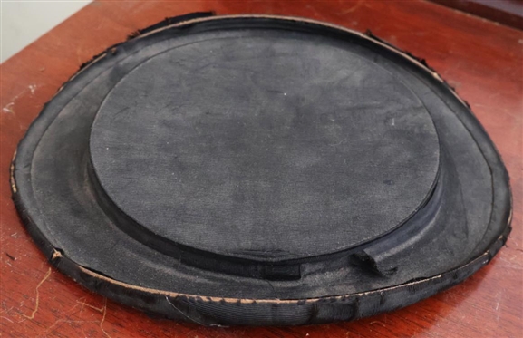 Chapeau Imperial Pop Up Top Hat with Gold Letter Inside 