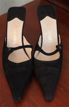 Vintage Chanel Mules - Black Suede - Made in Italy - Size 38 1/2 - Heel Tips Need Replacing 