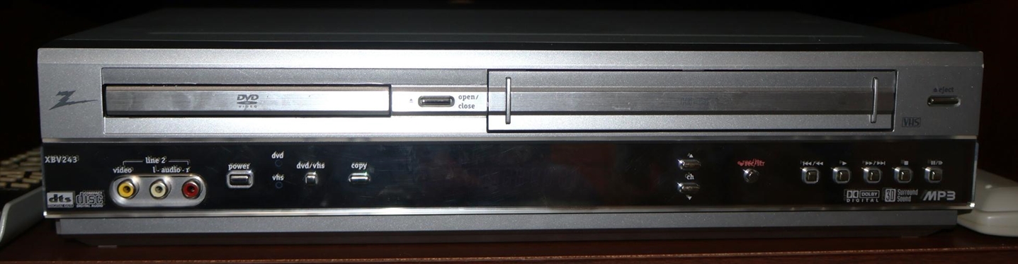 Zenith XBV243 DVD / VHS Player and Recorder with Remote